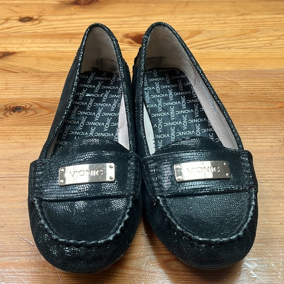 Vionic Ease Sydney Black Lizard Slip On Flat Loafer Women's Sz 8 - Picture 2 of 13